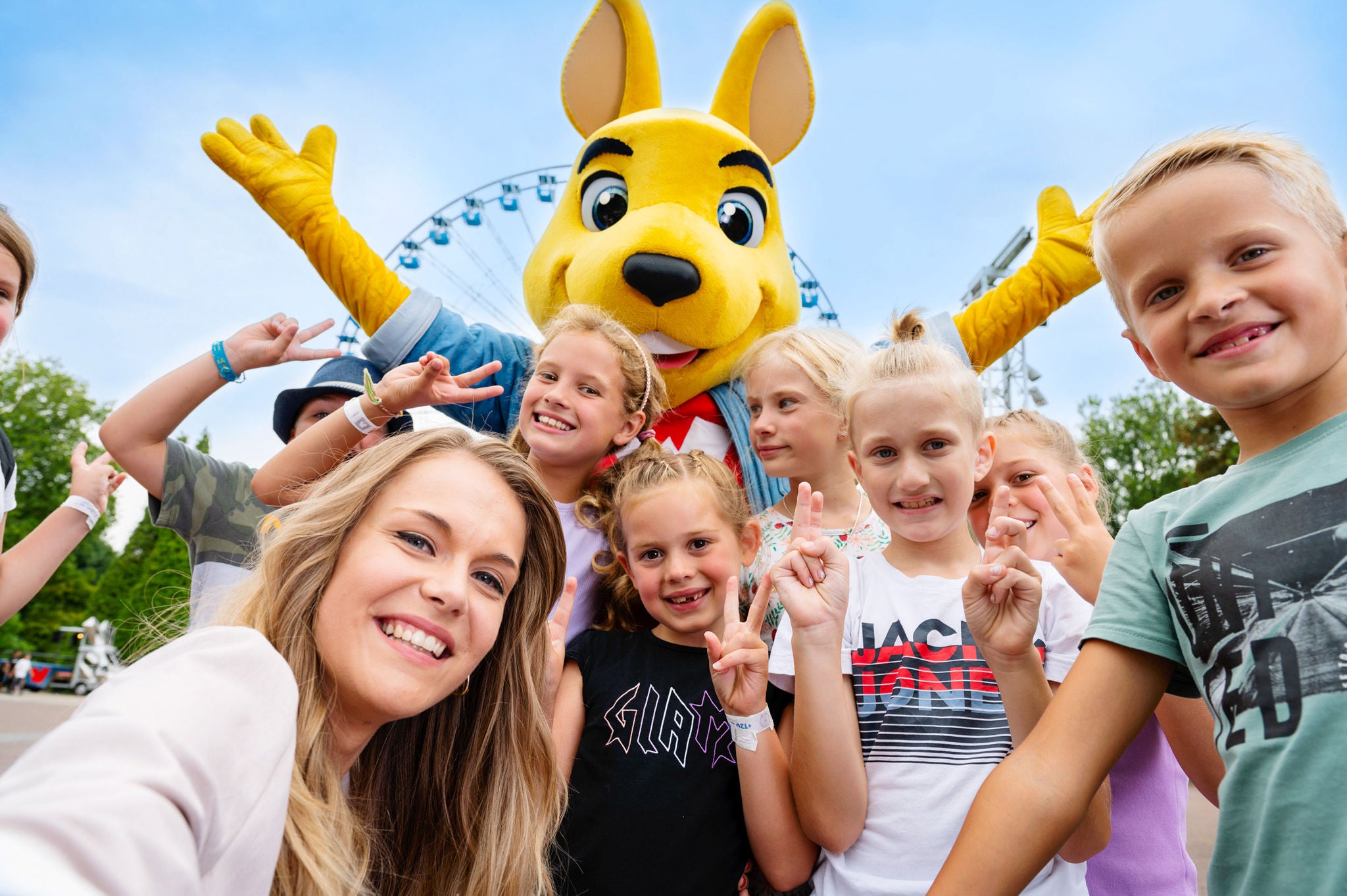 Met een grote groep naar Walibi Holland.