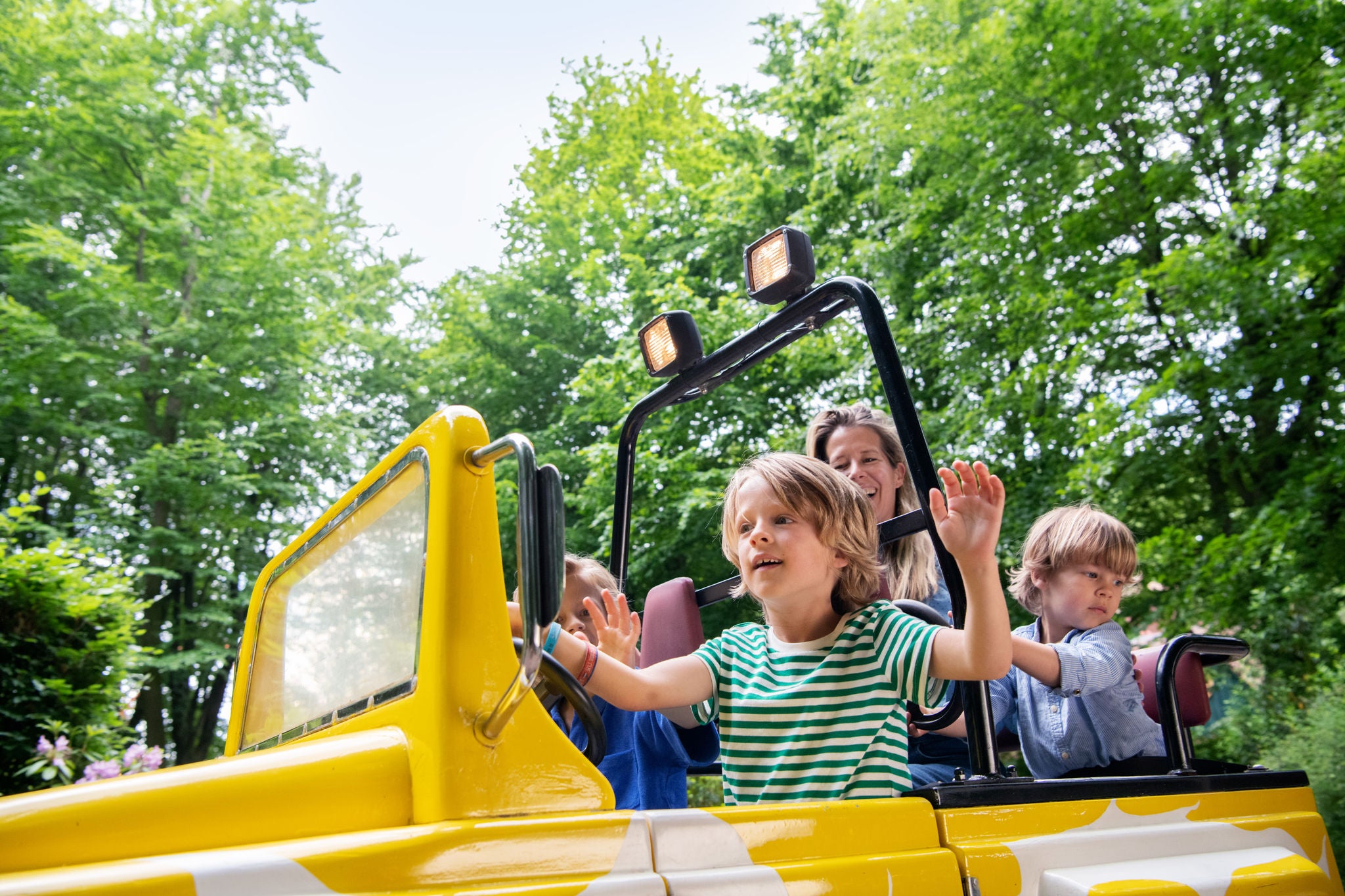 Garage: een rondrit in stoere trucks - Walibi Holland