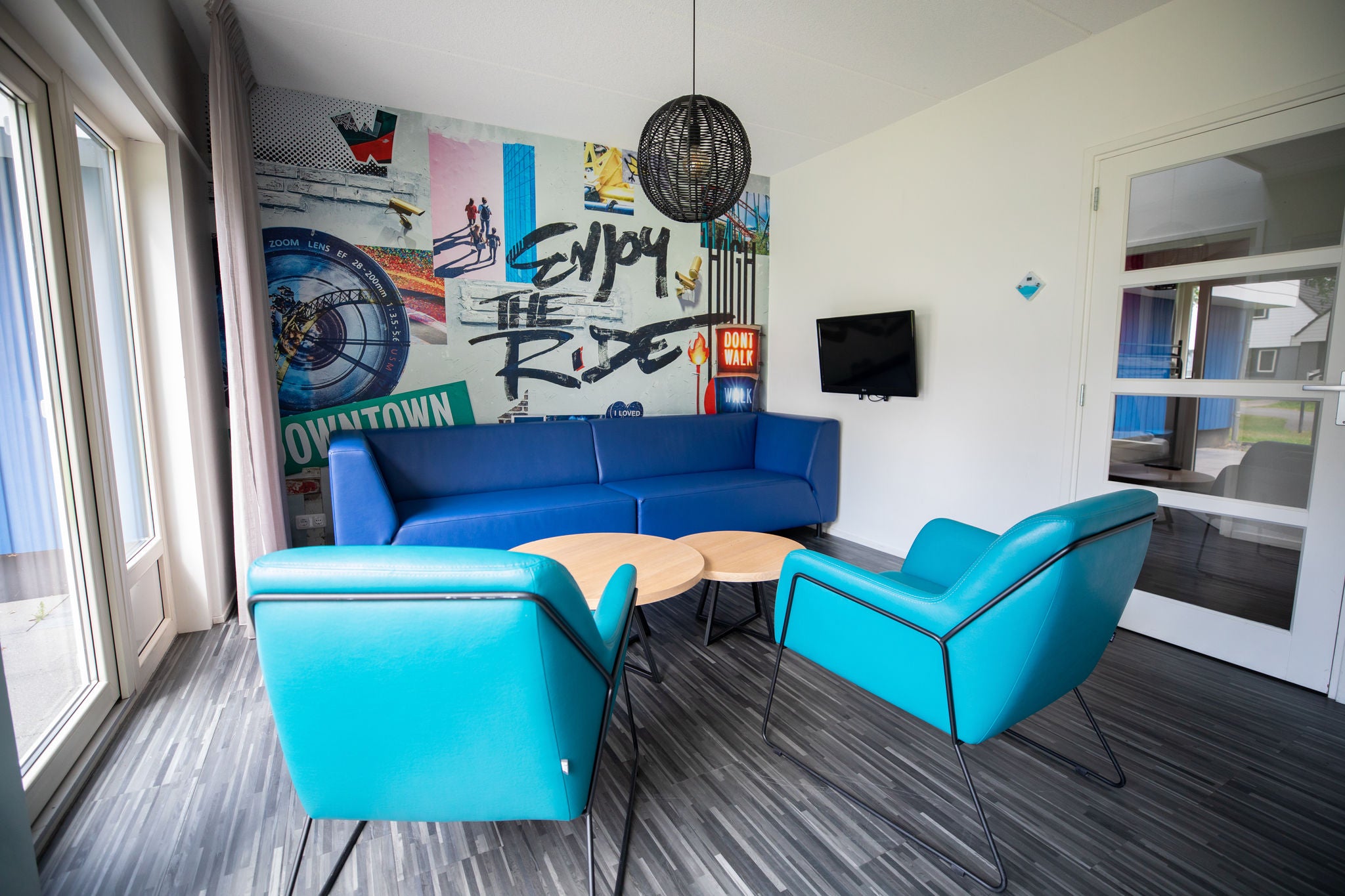 Het interieur van een vakantiehuis voor 8 personen in Walibi Village.