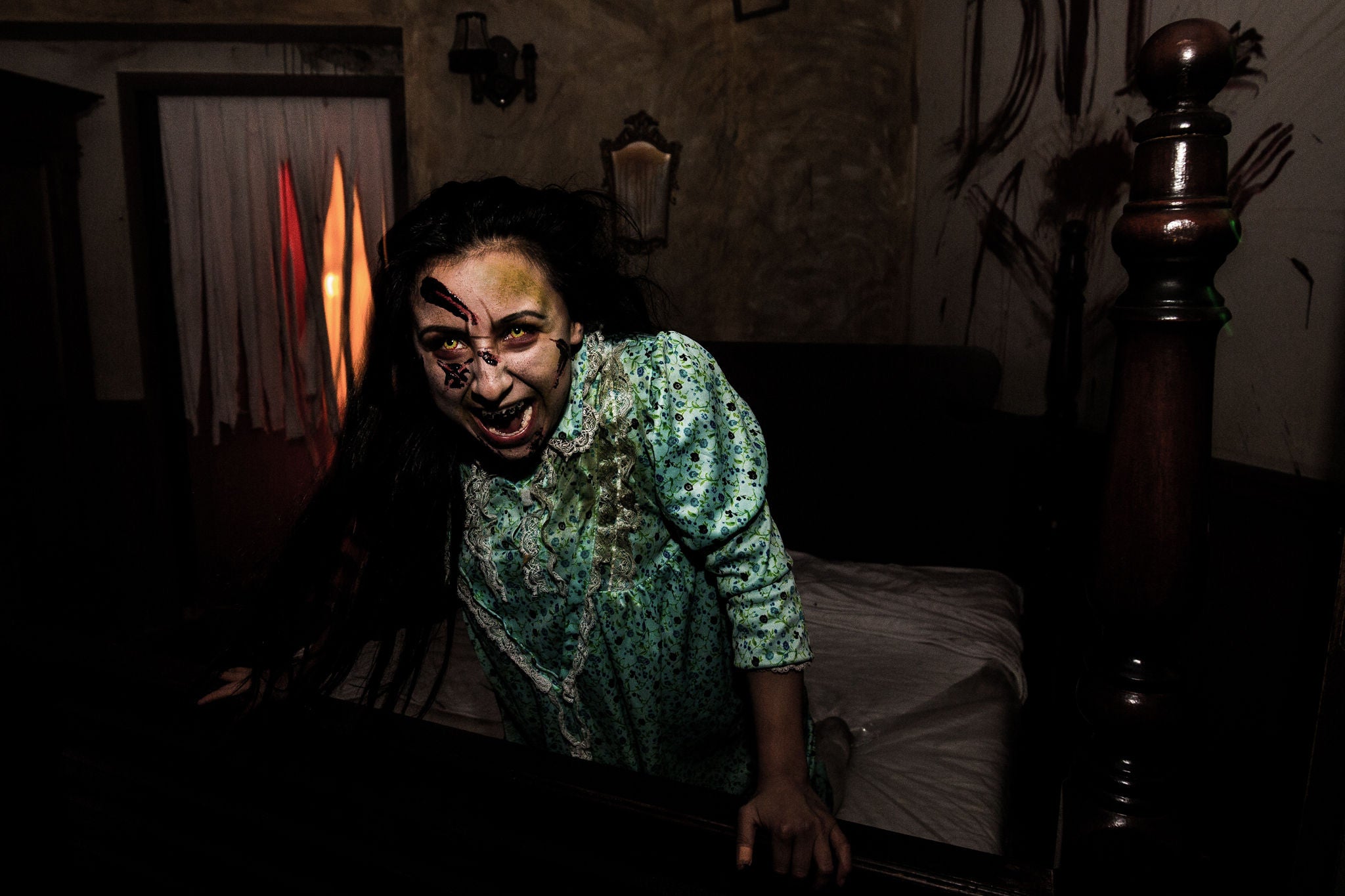 Loop door scenes van je favoriete horrorfilm in The Villa.