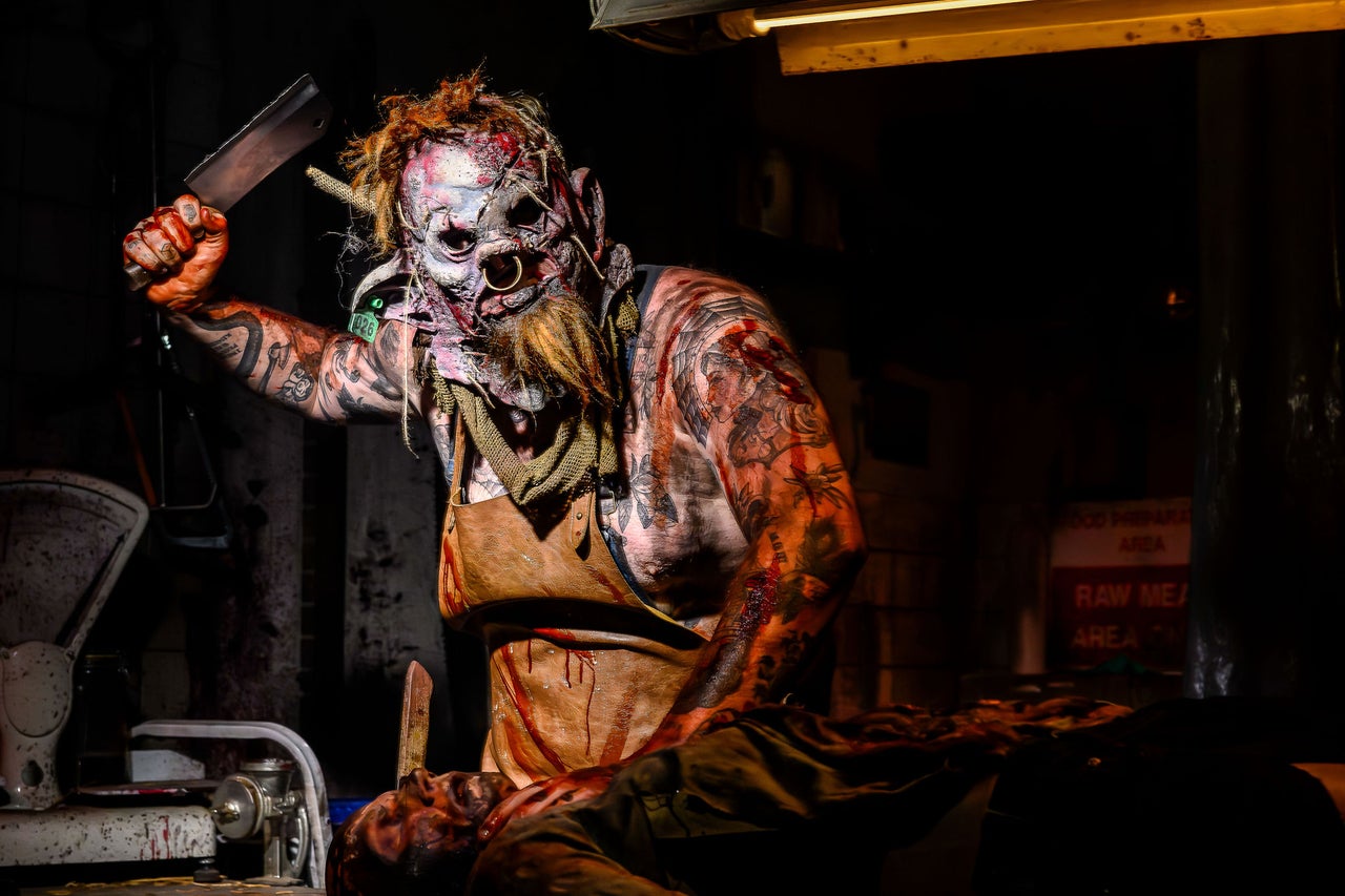 Werden Sie Mitglied des Metzgerteams bei Slaughterhouse - Halloween Fright Nights
