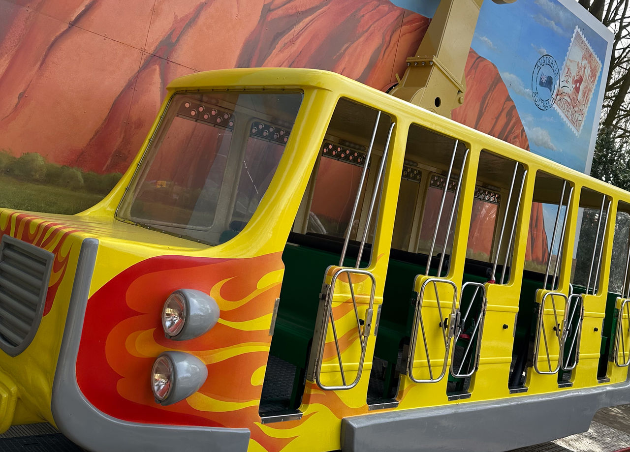 Walibi's Shuttle - Fliegender Teppich Attraktion in Walibi Holland